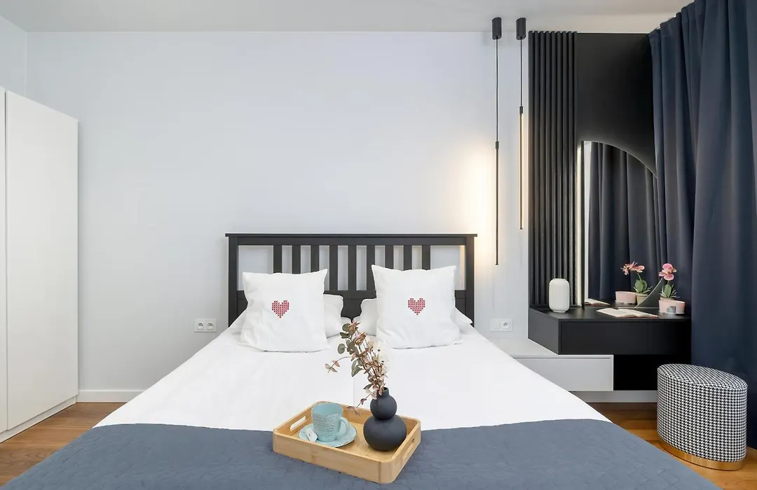 Slusarska Modern Apartment With Balcony & Parking Cracow Zablocie By Renters Prestige-1